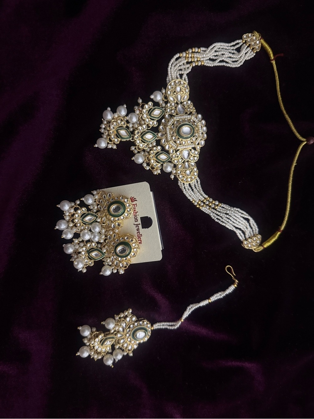 Traditional Pearl and Kundan Necklace Set with Maang Tikka - White & Gold